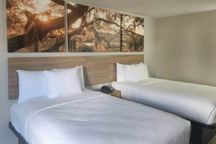 Room 4 of 19