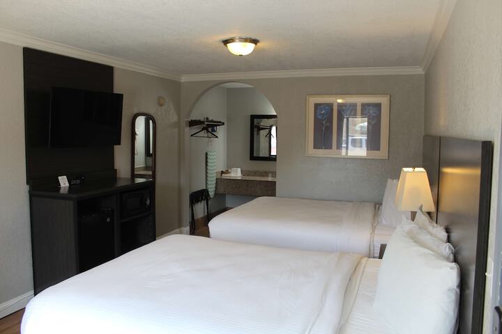 Room 9 of 32