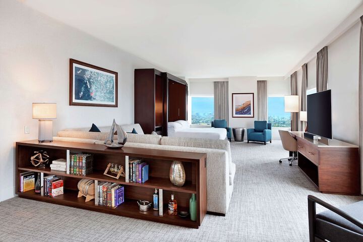 Hilton San Diego Bayfront
