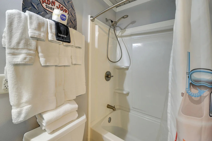 Ocean Isle Beach Studio: 1 Mi to Downtown & Pier