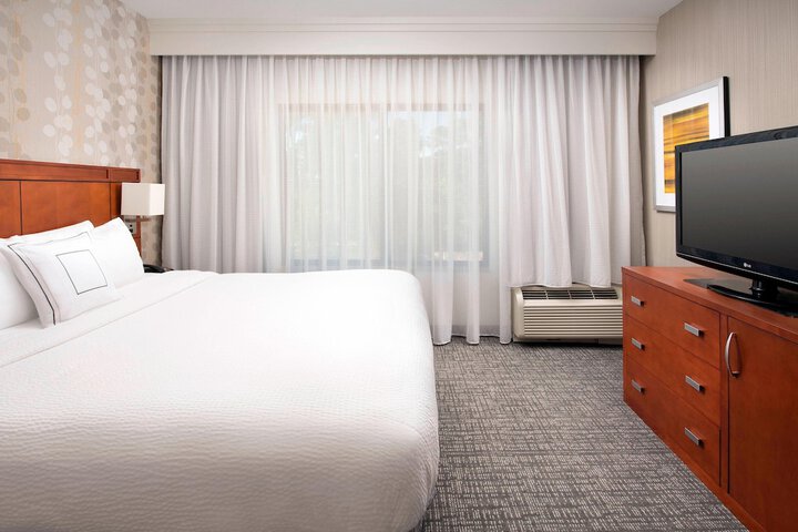 Room 14 of 30