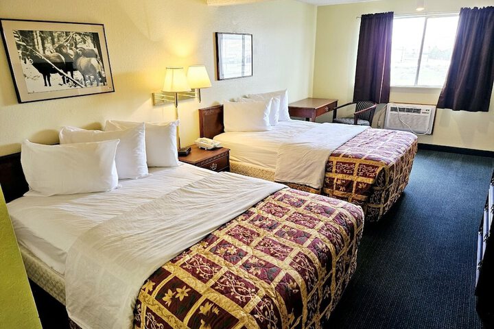 Room 8 of 16