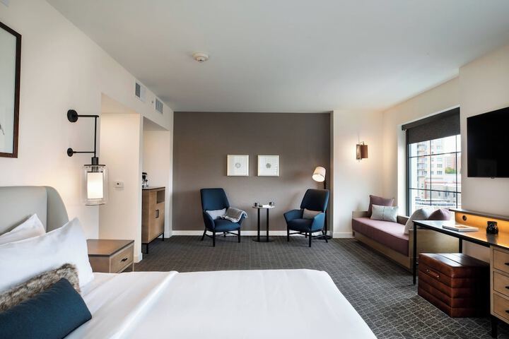 Room 12 of 50