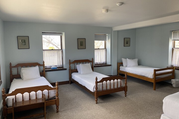 Room 157 of 294