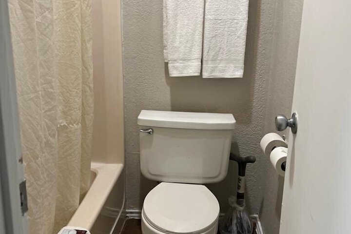 Room 32 of 39