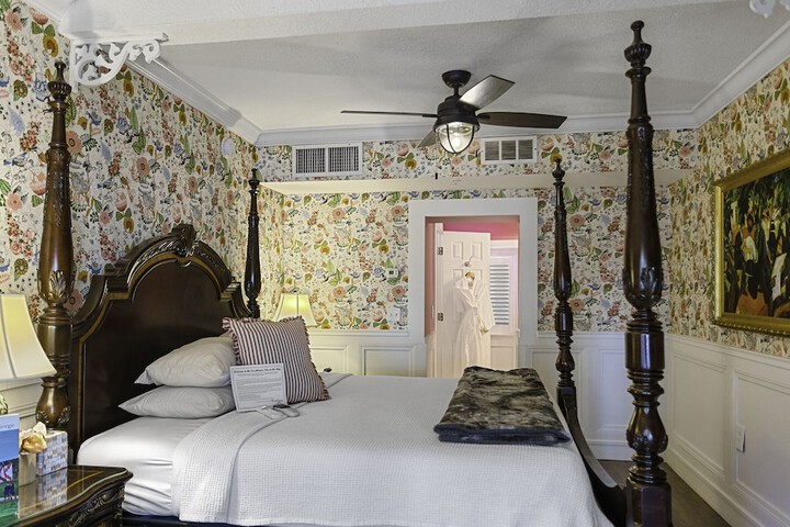 Room 55 of 70