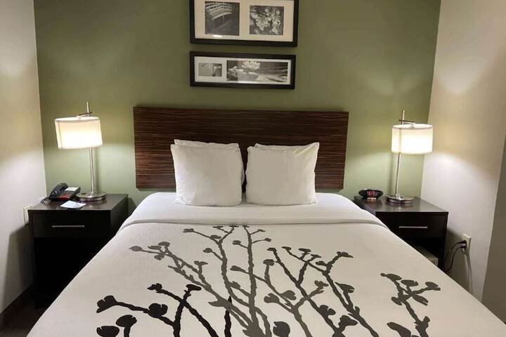 Room 13 of 31