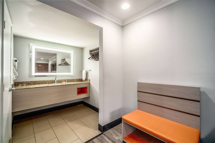 Room 19 of 45