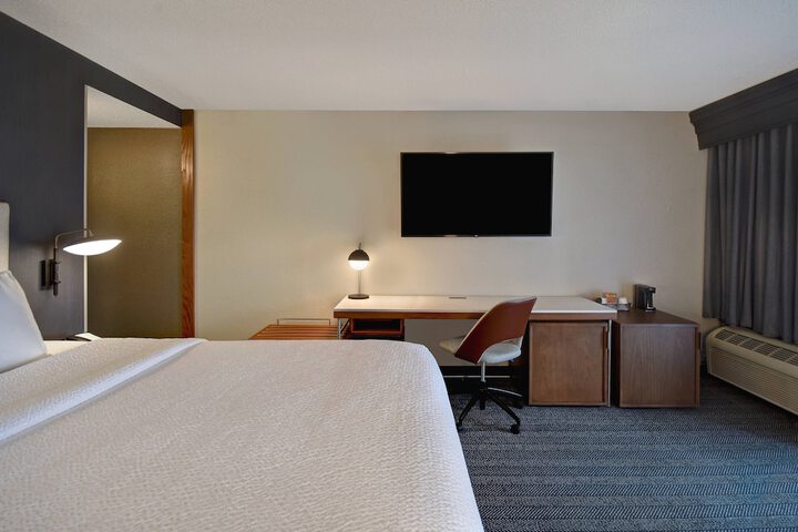 Room 43 of 82