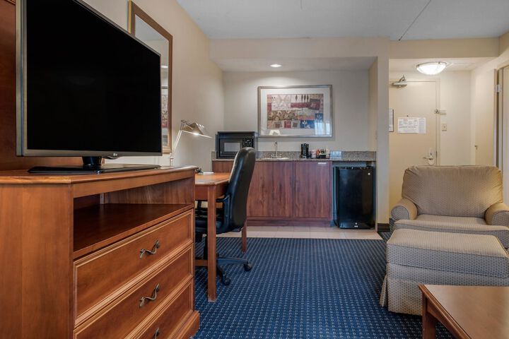 Room 13 of 32
