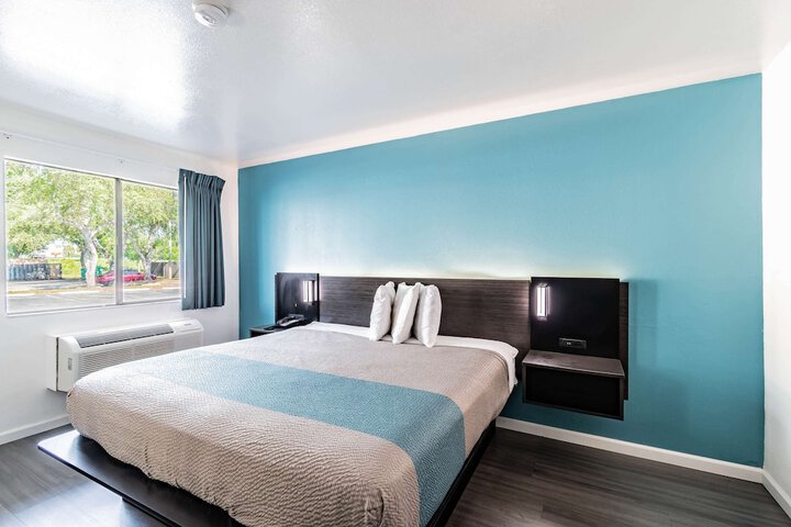 Room 19 of 22