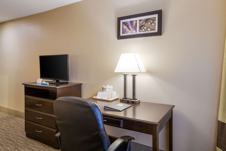 Room 32 of 44