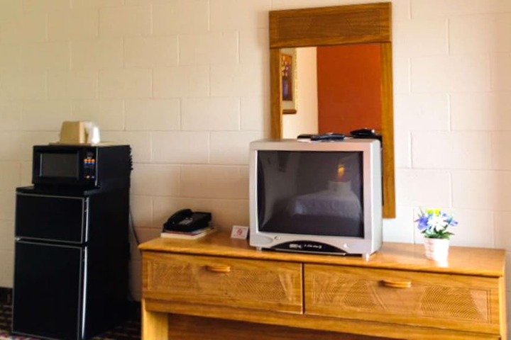 Room 32 of 38