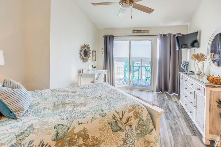 salt & Light Oceanfront Condo w / Pool & Elevator