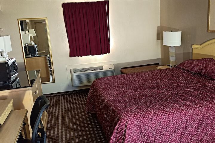 Room 16 of 27