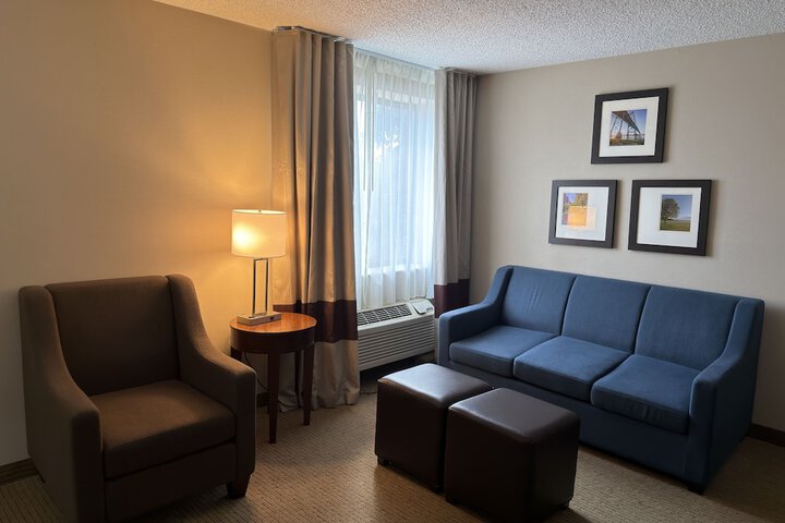 Wingate by Wyndham Utica