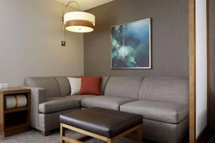 Room 9 of 25