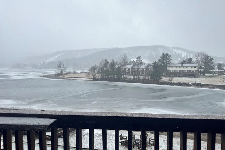 LakeFront Lodge