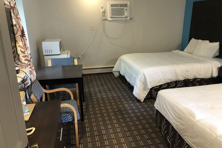 Room 33 of 60