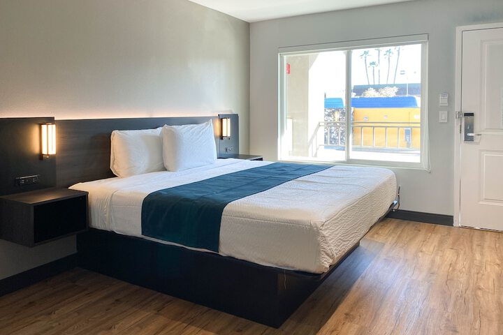 Studio 6 Suites – Stockton CA – Waterfront