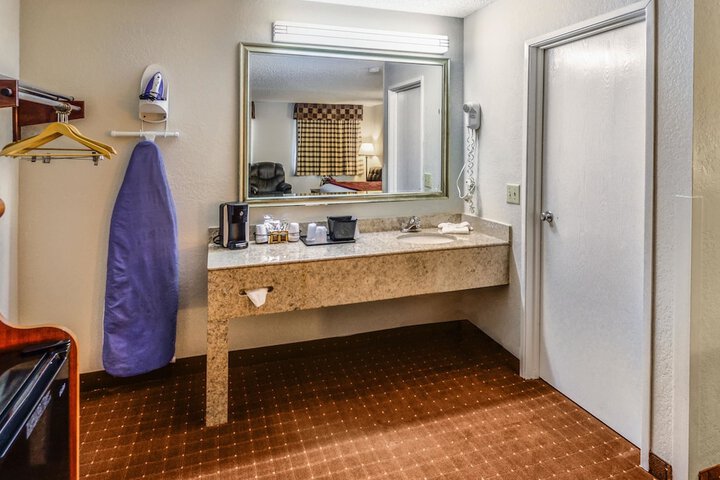 Room 26 of 33