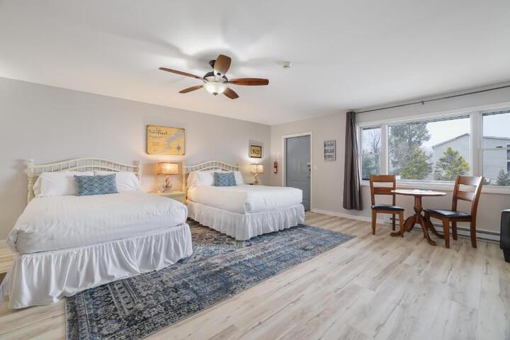 East Shore Lodging