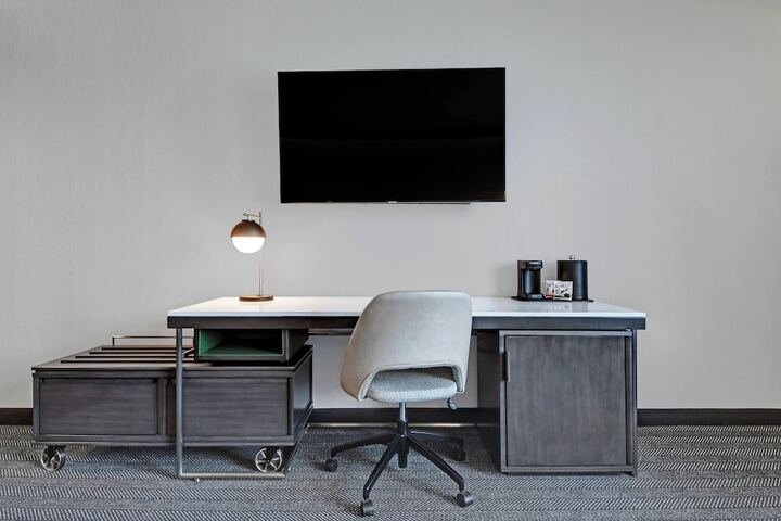 Room 25 of 40