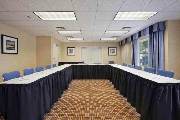 Homewood Suites by Hilton Oakland-Waterfront