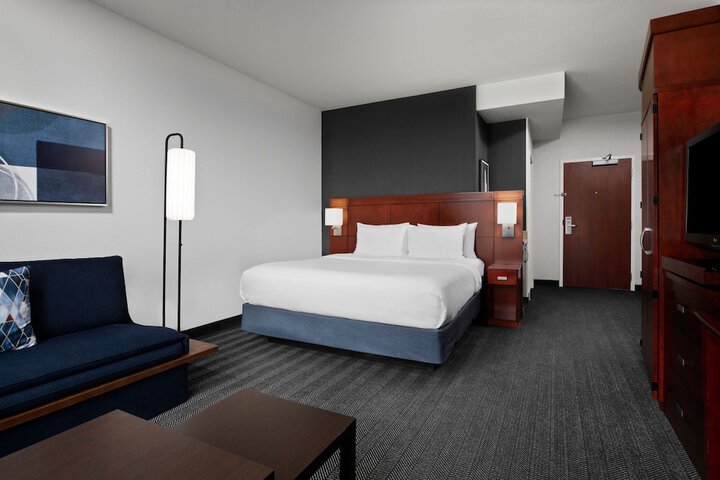 Room 28 of 54