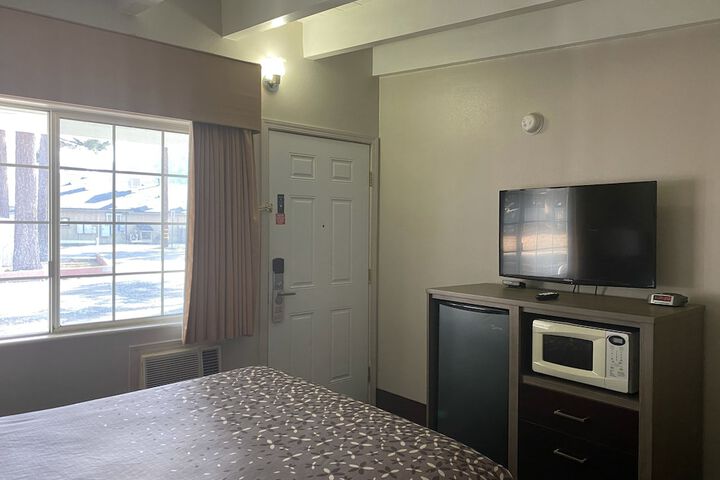 Room 53 of 76