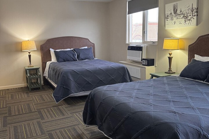 Room 28 of 52