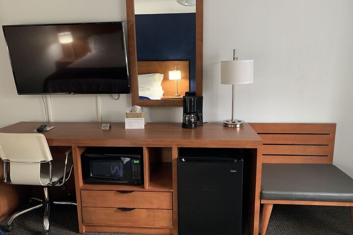 Room 34 of 60