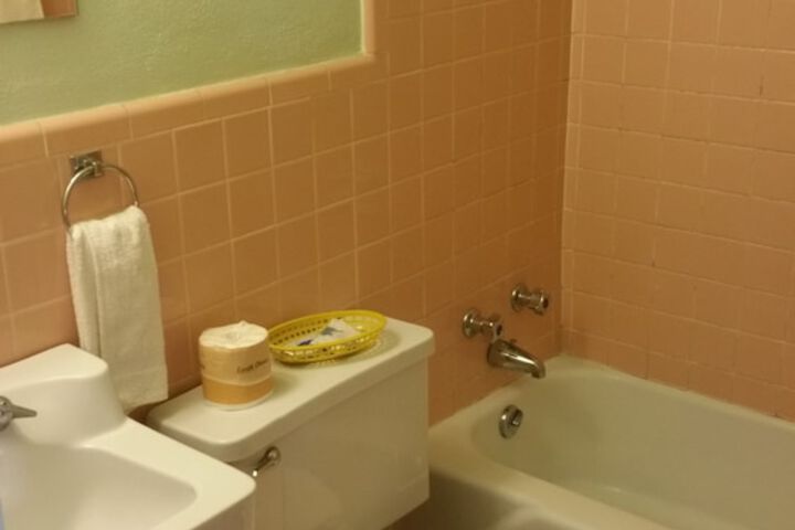 Room 7 of 9