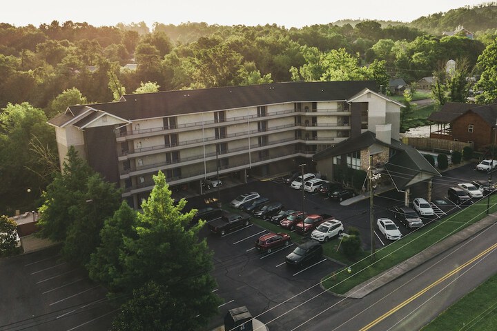 Twin Mountain Inn & Suites