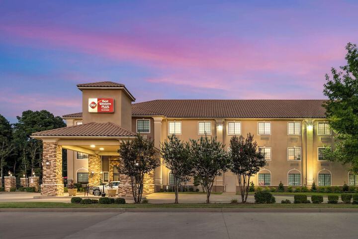 Hotel 3 of 35