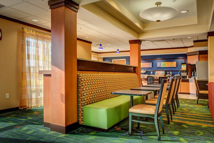 Fairfield Inn & Suites Seymour