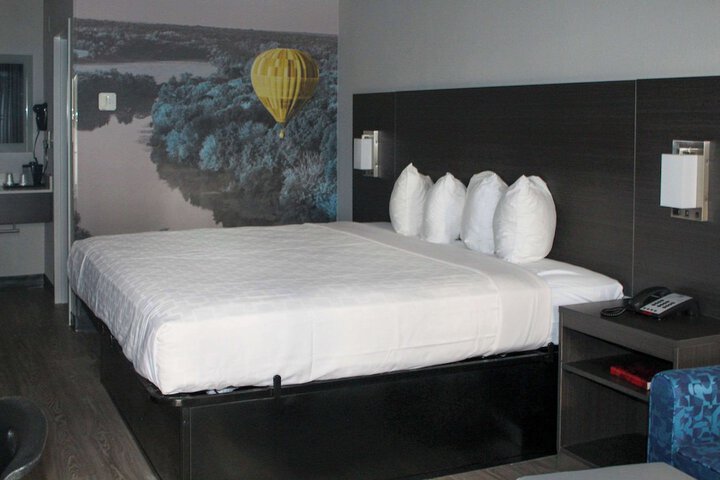 Room 13 of 26