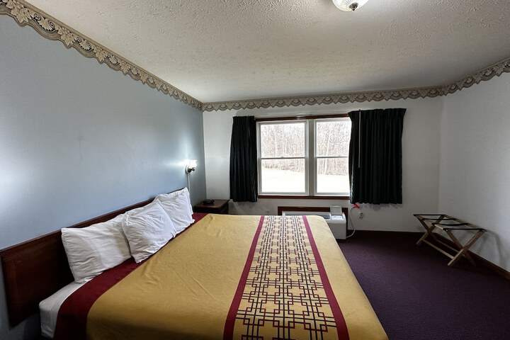Room 34 of 53
