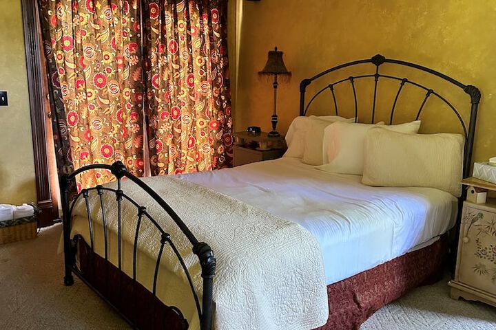 Garth Woodside Mansion B & B