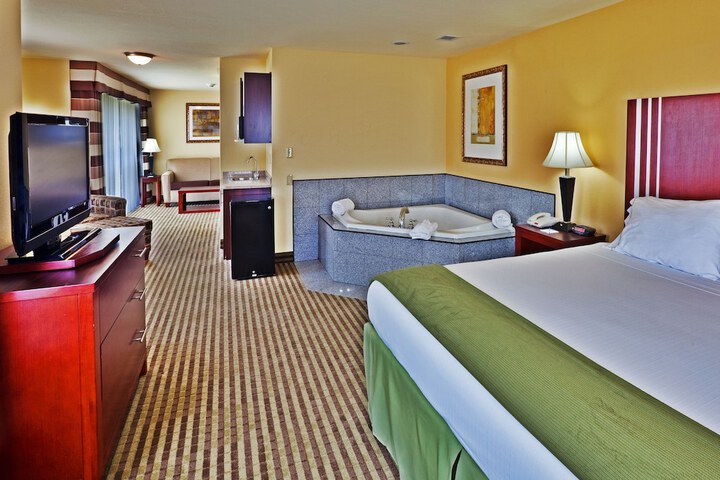 Room 25 of 58