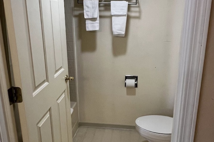 Room 13 of 27