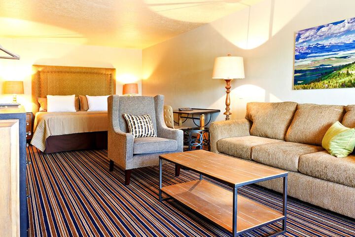 Blue Lakes Inn & Extended Stay
