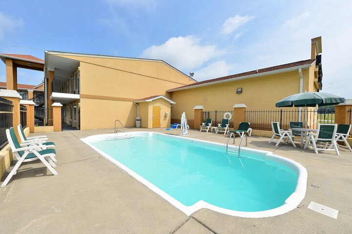 Pool 5 of 65
