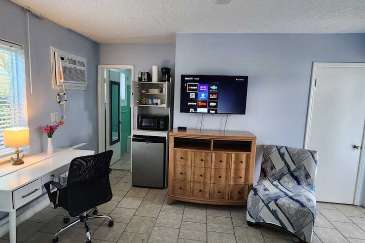 Room 33 of 50
