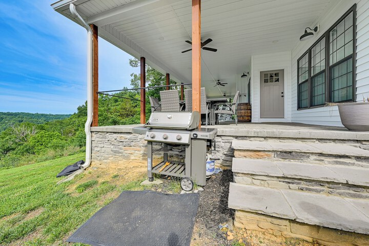 Dale Hollow Cottage w / Covered Porch & Lake Views!