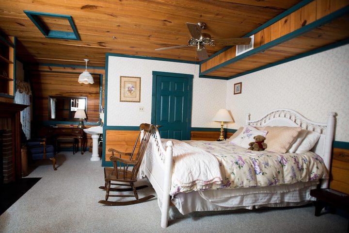 Room 36 of 60