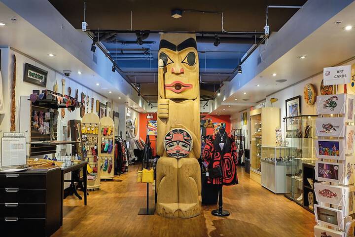Gift Shop 103 of 108