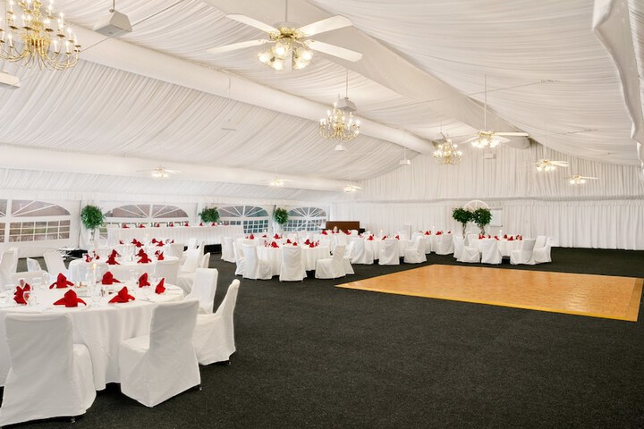 Ballroom/Hall 45 of 46