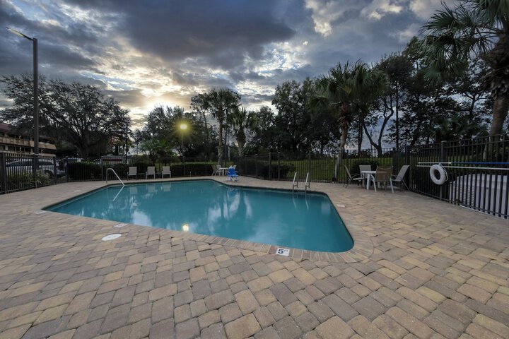 Pool 6 of 37