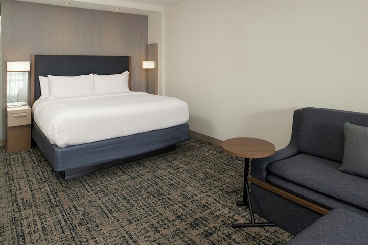 Courtyard by Marriott Houston City Place